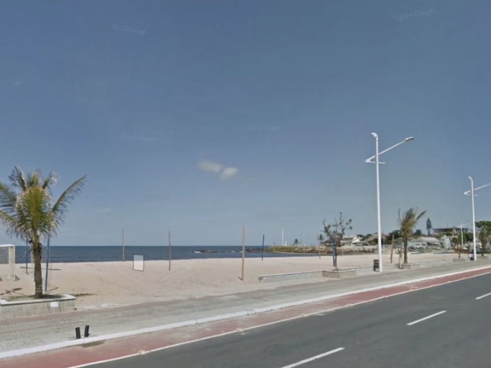 Avenida beira-mar em Barra Velha SC, destacando infraestrutura e segurança. O índice de criminalidade em Barra Velha SC é monitorado na região.
